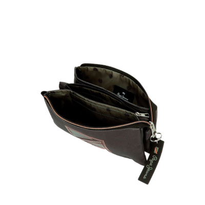 Bolsa pequena preta com fecho e etiqueta Pepe Jeans