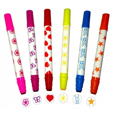 Seis marcadores coloridos com diferentes padrões decorativos