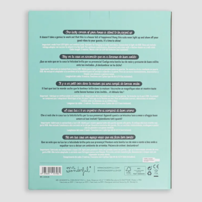 Caixa azul clara com textos em várias línguas e códigos de barras na parte inferior