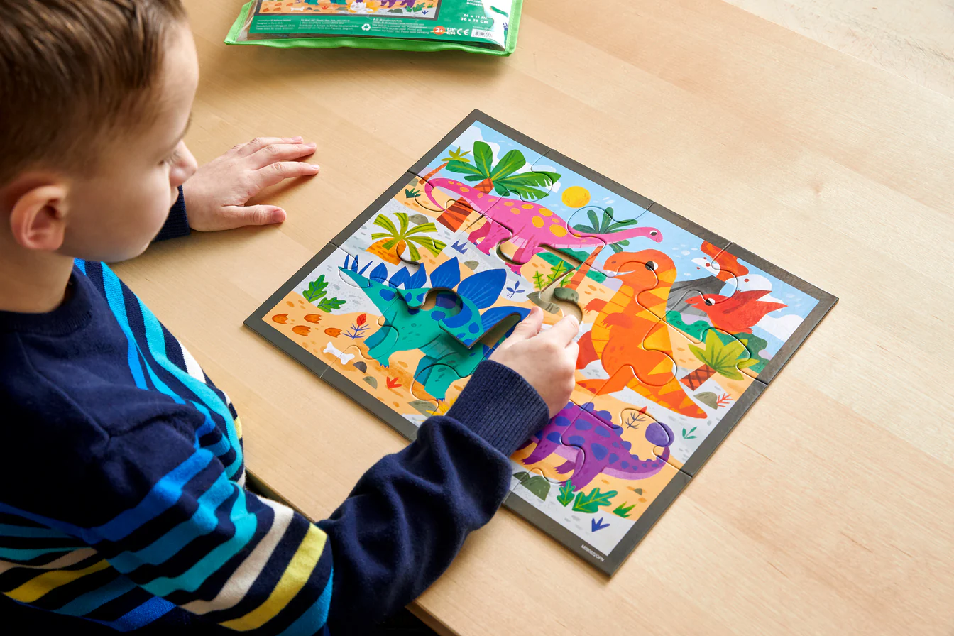 Mighty Dinosaurs | 12 Piece Pouch Puzzle Mighty Dinosaurs | 12 Piece Pouch Puzzle