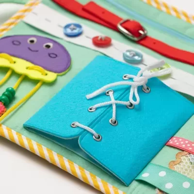 Aventura no Espaço Livro Sensorial | Quiet Book