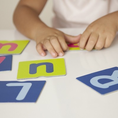 Cartões Tátil de Letras e Pontuação - Akros