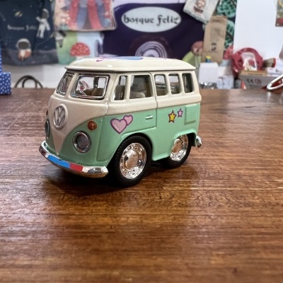 Pão de Forma Universo Verde | Carro Miniatura