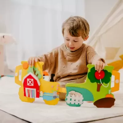 Trator de Viagem | Livro Sensorial | Quiet Book