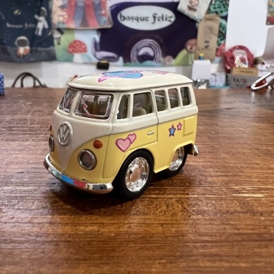 Pão de Forma Universo Amarelo | Carro Miniatura