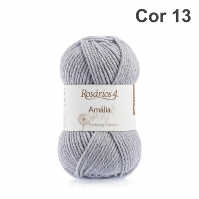 Novelo de lã cinzento claro com etiqueta Rosários 4 Amália