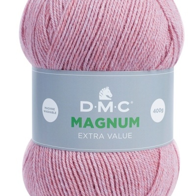 Novelo de lã rosa claro com etiqueta cinza D·M·C MAGNUM