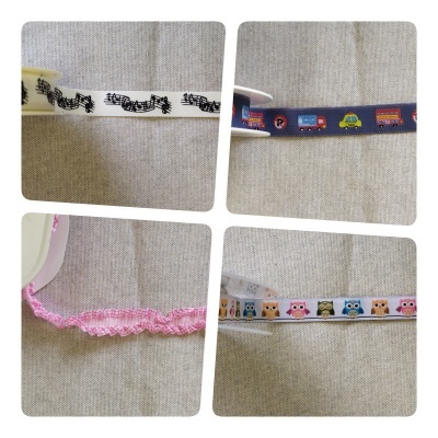 Quatro fitas decorativas coloridas com diferentes padrões sobre fundo bege