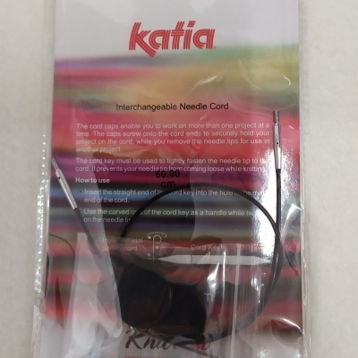 Cordão intercambiável para agulhas Katia em embalagem plástica transparente com fundo colorido e texto