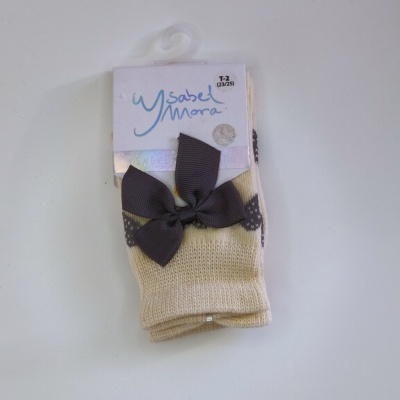 Meias bege com laço preto e etiqueta Ysabel Mora