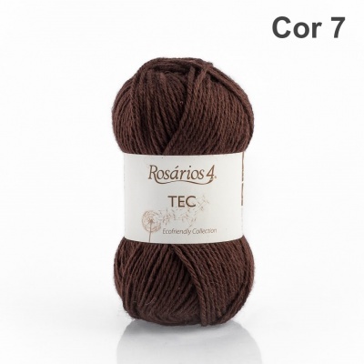 Novelo de lã castanha escura com etiqueta Rosários 4 TEC Cor 7