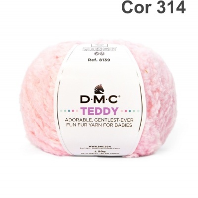 Novelo de lã cor de rosa claro com etiqueta branca D.M.C TEDDY