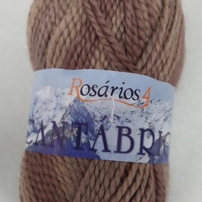 Skein de lã castanha Rosários 4 cor 81 com rótulo azul