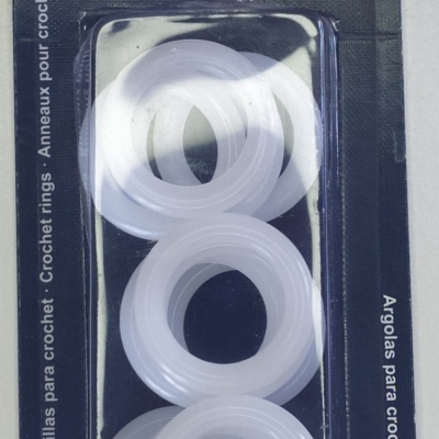 Pacote com 15 argolas de plástico brancas para crochet, 28 mm.