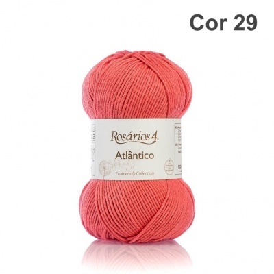 Novelo de lã cor coral Rosários 4 Atlântico com etiqueta branca