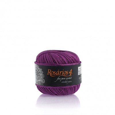 Novelo de fio para crochet roxo da marca Rosários 4 com etiqueta preta
