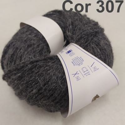 Novelo de lã cinza escura com etiqueta branca e texto Cor 307