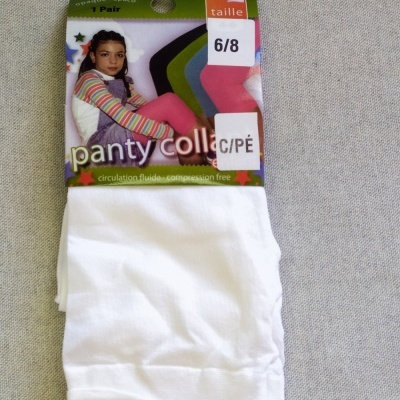 Pacote de collants brancos tamanho 6/8 com imagem de menina na etiqueta