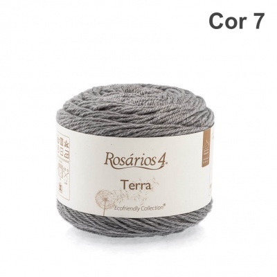 Novelo de fio cinzento Rosários 4 Terra com etiqueta branca e texto Cor 7