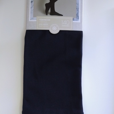 Meias térmicas pretas Ysabel Mora com embalagem
