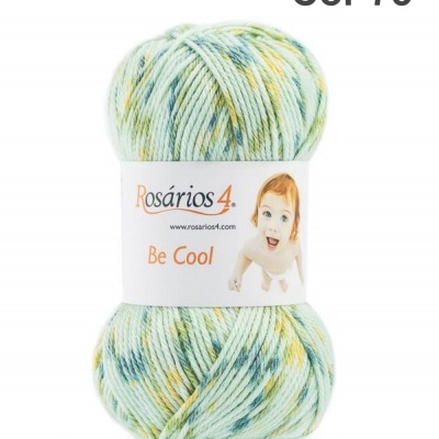 Novelo de lã multicolor verde, azul e amarelo claro com rótulo branco