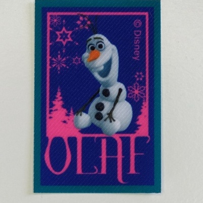 Etiqueta azul com personagem Olaf e texto Disney