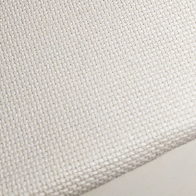 Tecido branco com textura de malha fina e padrão quadrado