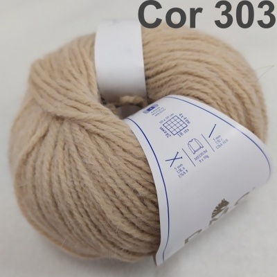 Novelo de lã bege claro com etiqueta branca e texto Cor 303