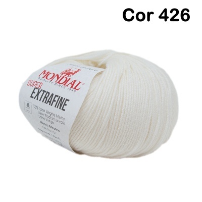 Novelo de lã branca Mondial Super Extrafine Cor 426