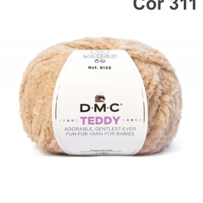 Novelo de lã bege claro D.M.C Teddy com etiqueta branca