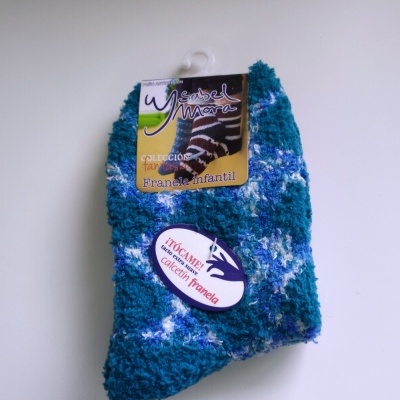 meias infantis flanela azuis com etiqueta GINESDEL MORA