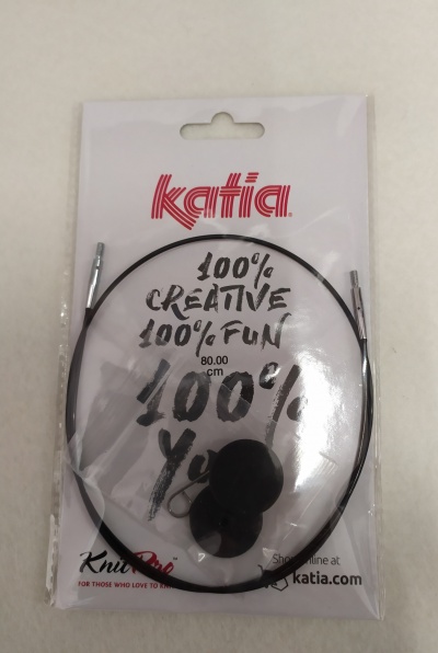 Fio circular metálico Katia com texto promocional num pacote plástico.