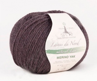 Novelo de lã castanho escuro MERINO YAK com etiqueta branca da marca Laines du Nord