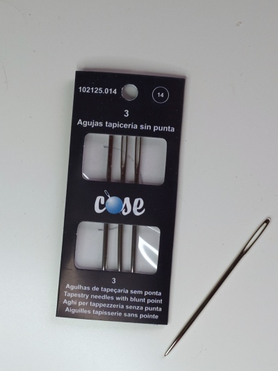 agulhas de tapeçaria sem ponta em embalagem preta
