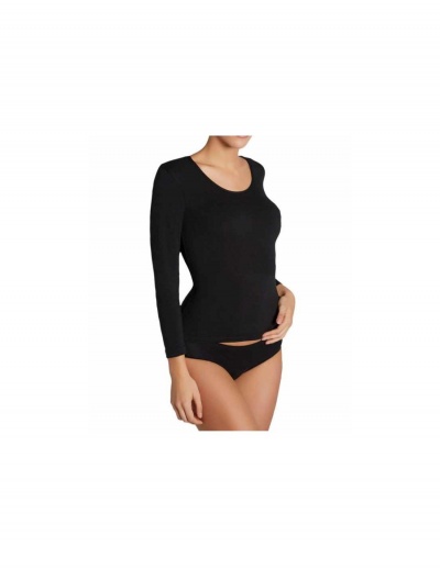 Conjunto feminino preto de camiseta de manga comprida e cueca