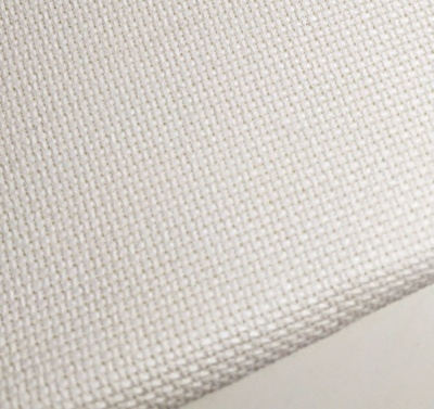 Tecido branco com textura de malha fina e padrão quadrado