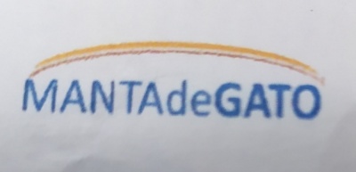 Texto impresso 'MANTA de GATO' com arco amarelo sobre fundo branco