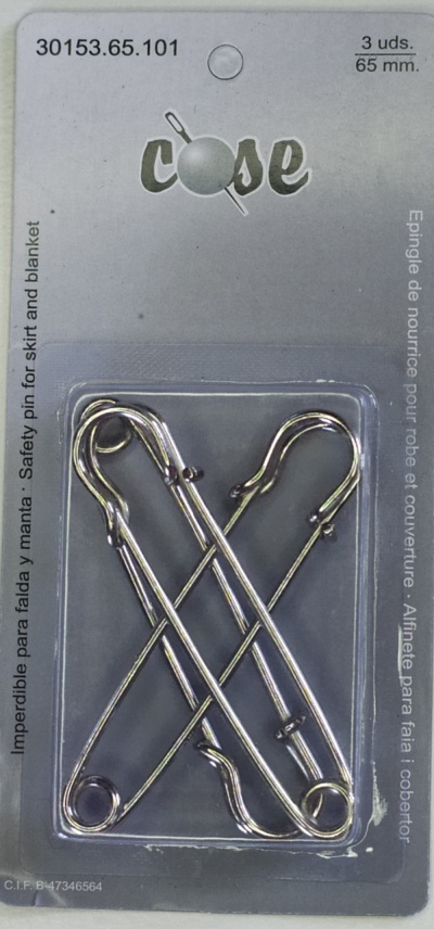 Embalagem cinza com três alfinetes de segurança prateados
