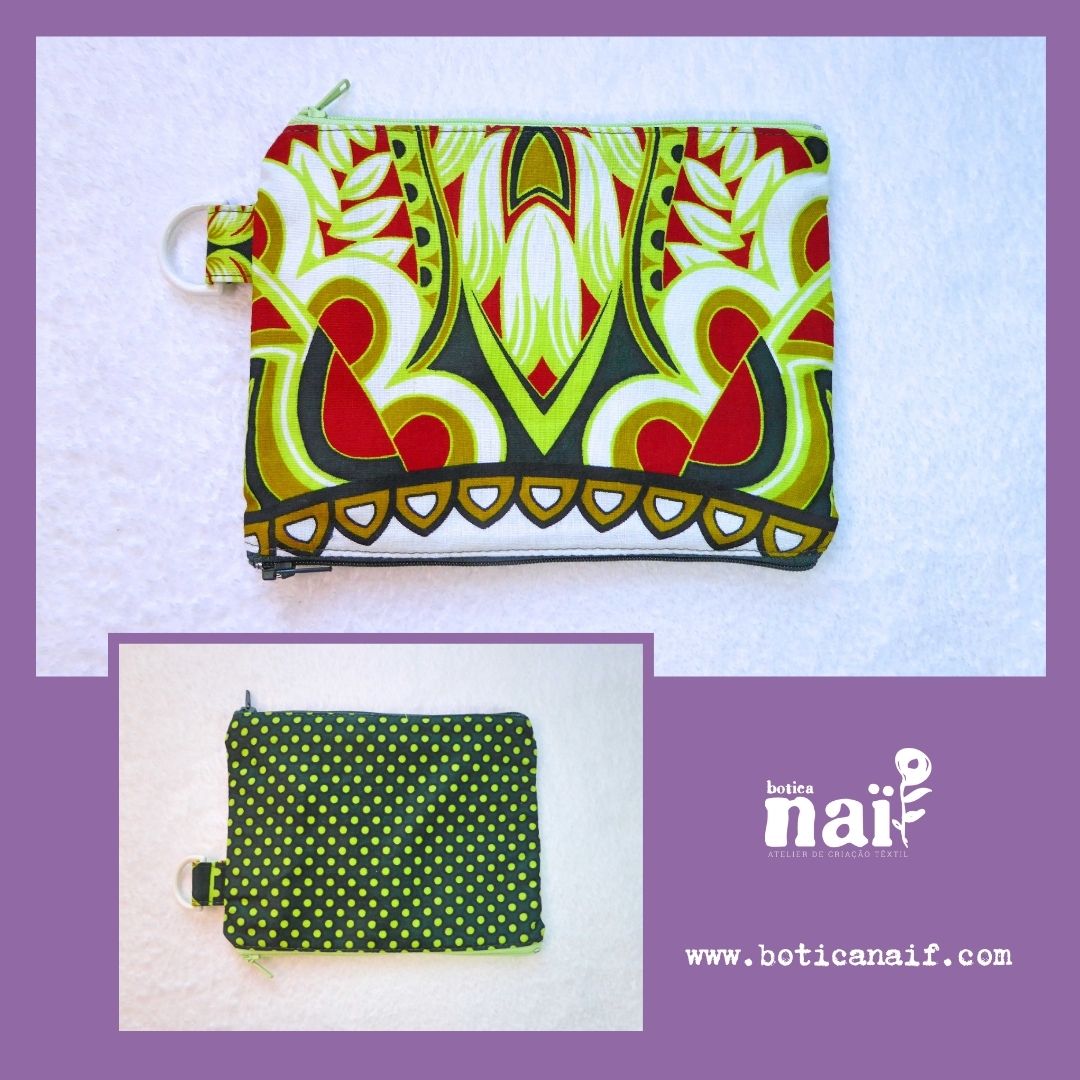 Bolsas Duplas “Usa-Lava”: Porta-pensos/lingerie/lenços/máscaras Duas carteiras de tecido com padrões coloridos, uma abstrata e outra de bolinhas, com fecho e argola lateral.