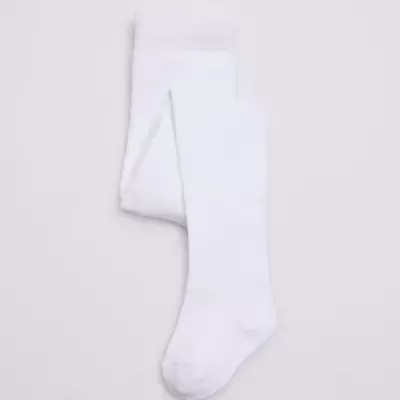 Meias brancas compridas sobre fundo branco