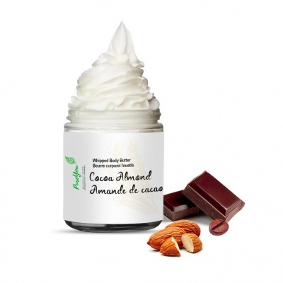 Frasco de manteiga corporal batida com pedaços de chocolate e amêndoas ao lado