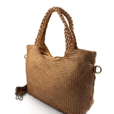 Mala de ombro castanha trançada com duas pegas trançadas