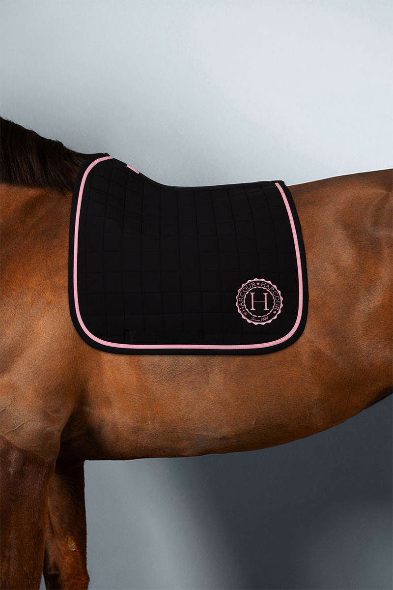 Suadouro HARCOUR Suzie "Pink October" W24 Sela de cavalo preta com bordas cor-de-rosa e logótipo H numa caveira castanha
