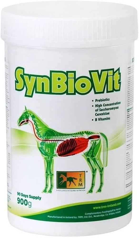 Suplemento TRM Synbiovit Frasco branco de suplemento SynBioVit para cavalos com imagem do cavalo e texto em inglês