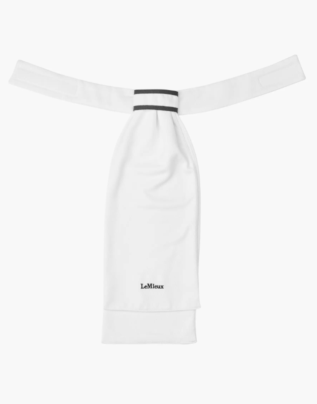 Plastron LEMIEUX 'Sporty' Gravata branca com faixa preta e logótipo LeMieux