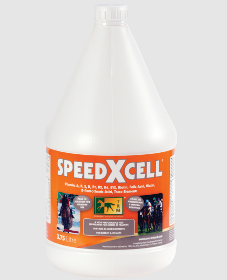 Suplemento SPEEDXCELL TRM® Garrafa plástica branca com rótulo laranja e texto SPEEDXCELL