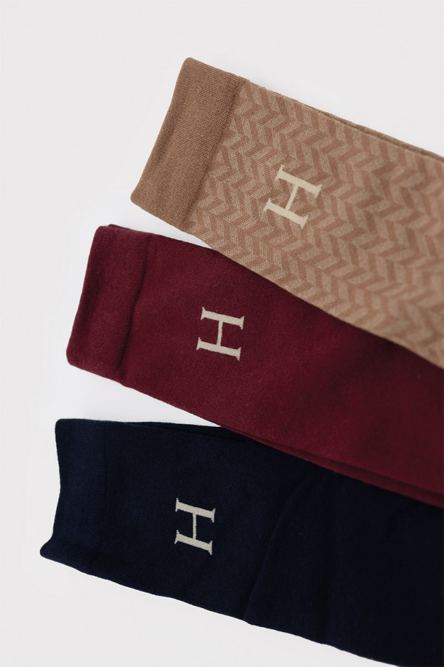 Meias HARCOUR Carly (3 pares) Três pares de meias castanho, vinho e azul escuro com letra H branca