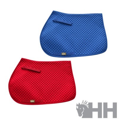 mantos de sela azul e vermelho acolchoados com alças e etiqueta dourada