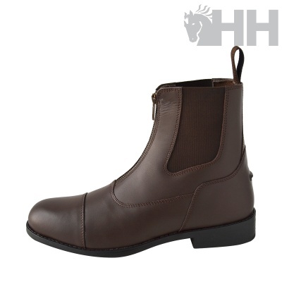 Bota castanha de couro com fecho de correr e elástico lateral