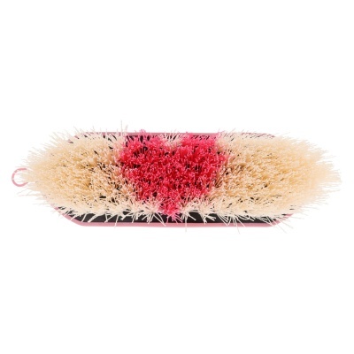 Escova de limpeza com cerdas brancas e vermelhas numa base cor-de-rosa
